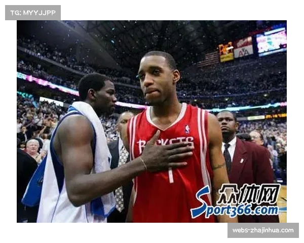 “利物浦半场3-0领先卡拉巴克，麦卡利斯特维尔茨联袂破门”